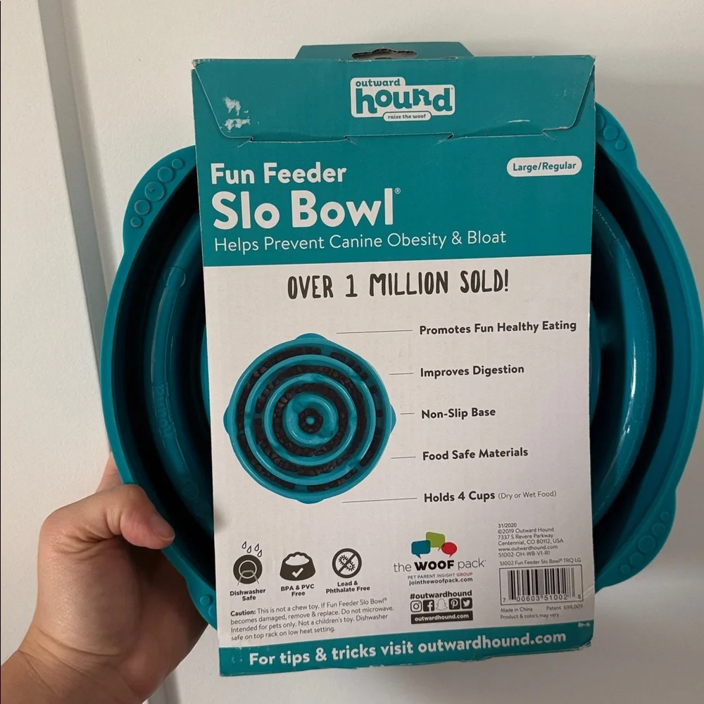 Outward Hound Blue Fun Feeder Slo Dog Bowl